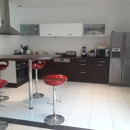 Apartment Loft De 130 M2 Avec Et Billard Au Coeur De Brest