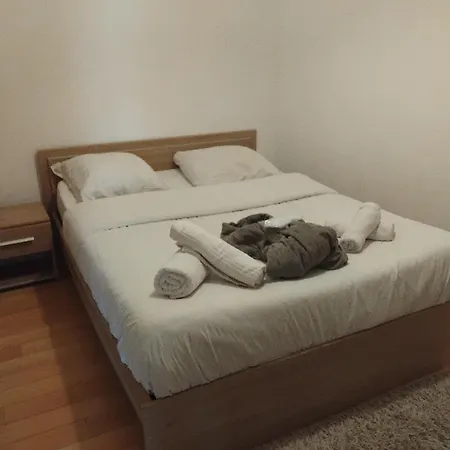 Loft De 130 M2 Avec Et Billard Au Cœur De *