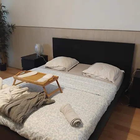 Daire Loft De 130 M2 Avec Et Billard Au Coeur De