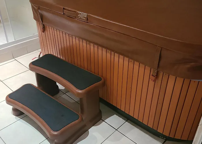 Loft De 130 M2 Avec Et Billard Au Cœur De * Brest